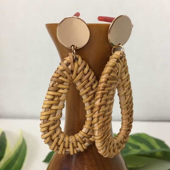 Woven Wicker Teardrop Studded Earrings - Picture 2 of 2